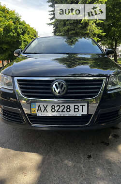 Седан Volkswagen Passat 2008 в Краснограді