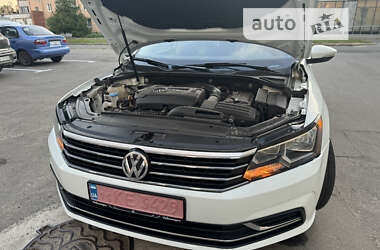 Седан Volkswagen Passat 2016 в Лубнах
