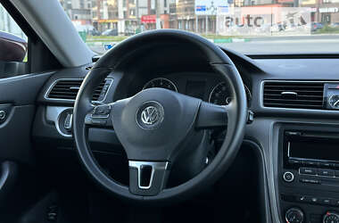 Седан Volkswagen Passat 2013 в Львові