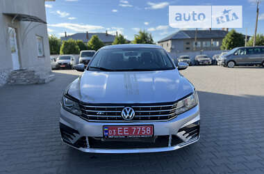 Седан Volkswagen Passat 2018 в Луцке