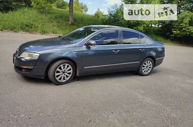 Седан Volkswagen Passat 2009 в Жовкве