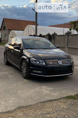 Седан Volkswagen Passat 2014 в Іршаві