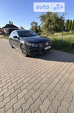 Седан Volkswagen Passat 2017 в Чернівцях