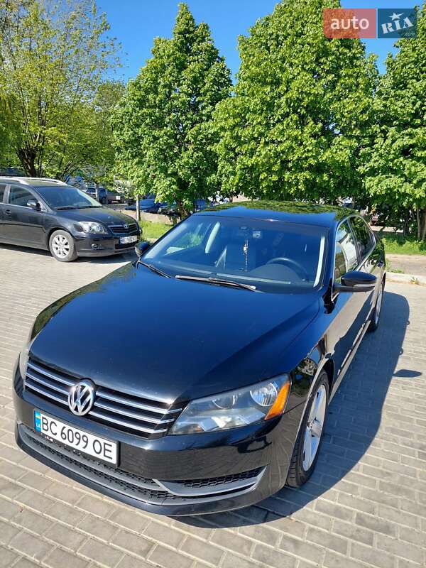 Седан Volkswagen Passat 2013 в Львове