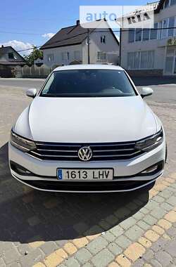 Седан Volkswagen Passat 2020 в Тячеве