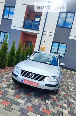 Седан Volkswagen Passat 2000 в Луцке