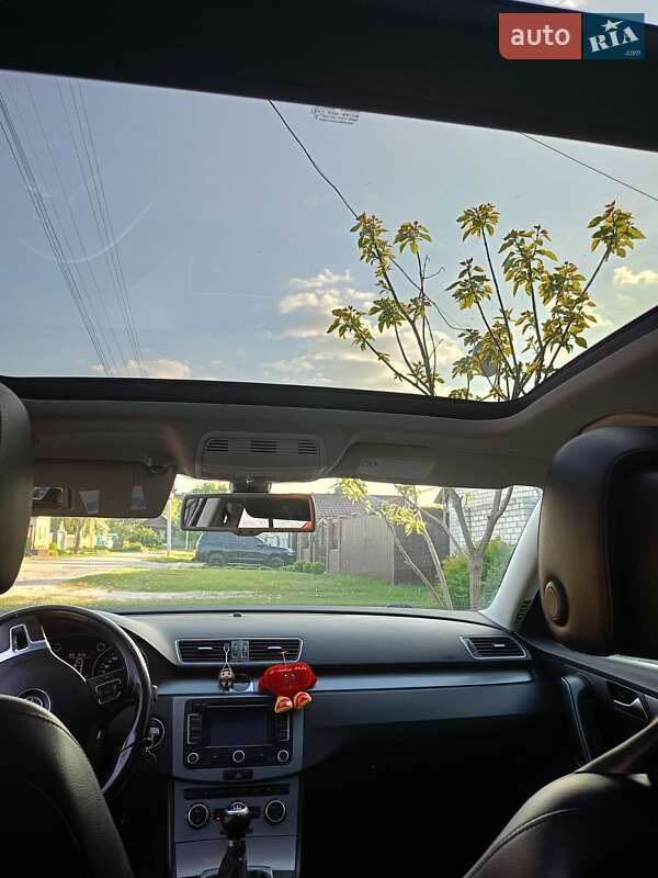 Универсал Volkswagen Passat 2012 в Шостке