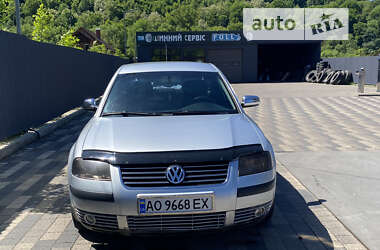 Седан Volkswagen Passat 2003 в Сваляве
