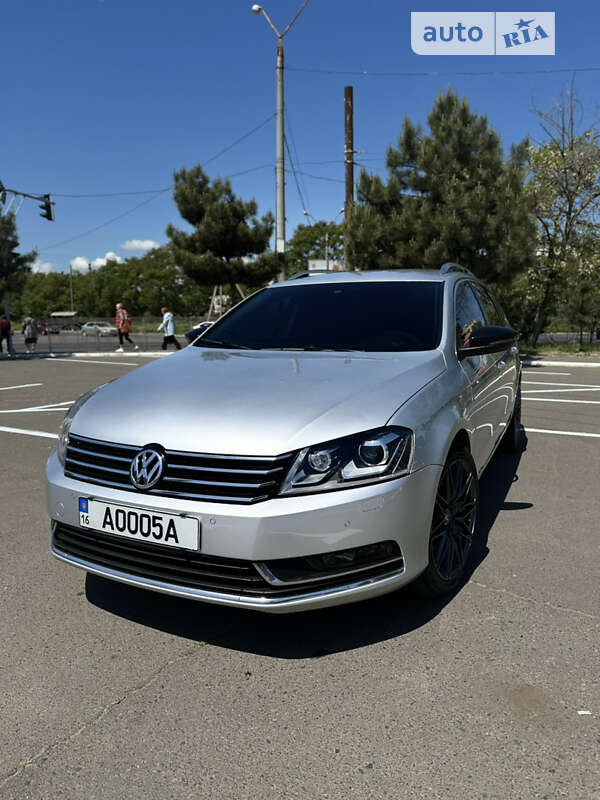 Універсал Volkswagen Passat 2014 в Одесі