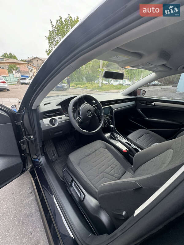 Седан Volkswagen Passat 2020 в Каменском