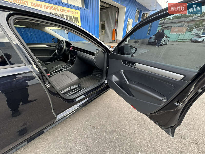 Седан Volkswagen Passat 2020 в Каменском