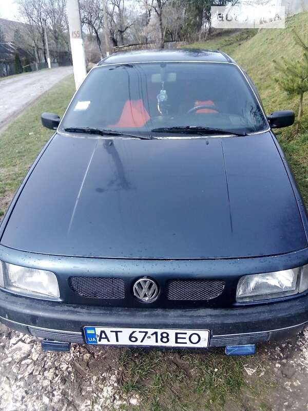 Седан Volkswagen Passat 1991 в Галиче