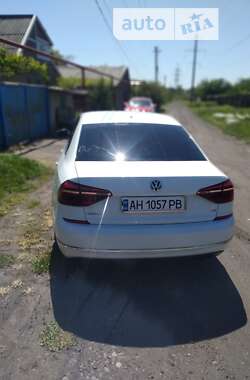 Седан Volkswagen Passat 2017 в Покровске