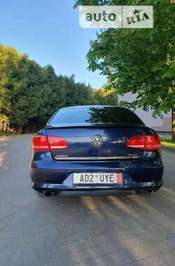 Седан Volkswagen Passat 2012 в Рожнятові