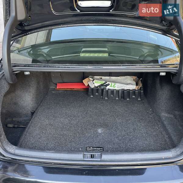 Седан Volkswagen Passat 2014 в Львове