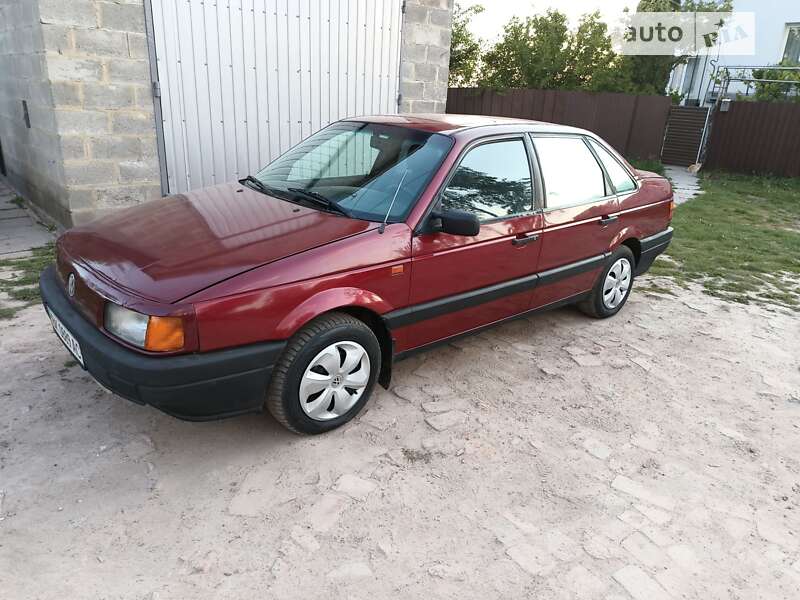 Седан Volkswagen Passat 1993 в Здолбунове