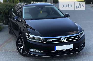 Седан Volkswagen Passat 2015 в Хмельницком