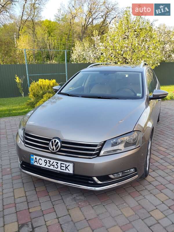 Універсал Volkswagen Passat 2011 в Луцьку