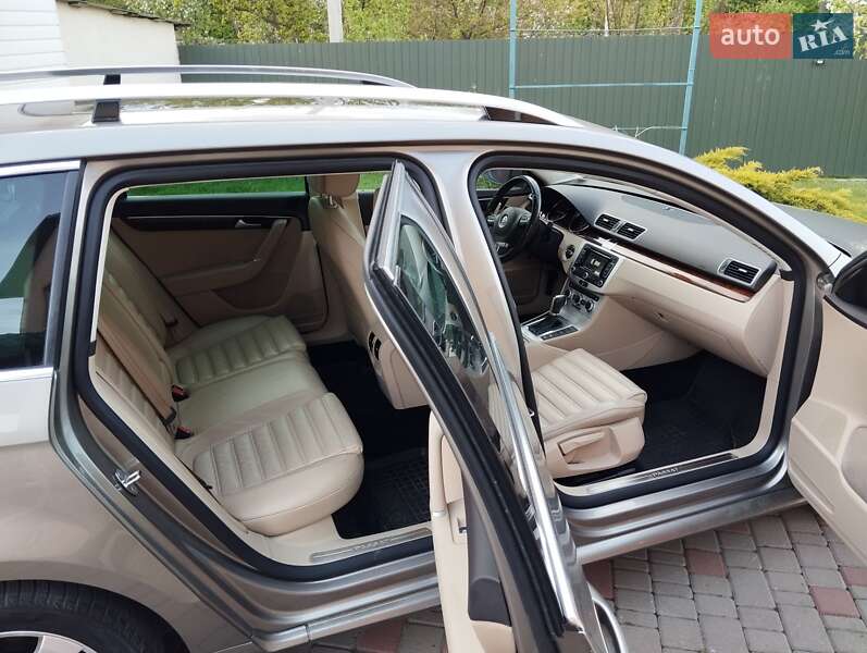 Універсал Volkswagen Passat 2011 в Луцьку