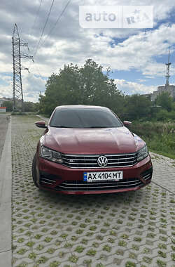 Седан Volkswagen Passat 2016 в Харькове