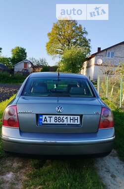 Седан Volkswagen Passat 2003 в Рогатине