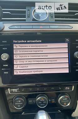 Седан Volkswagen Passat 2018 в Киеве