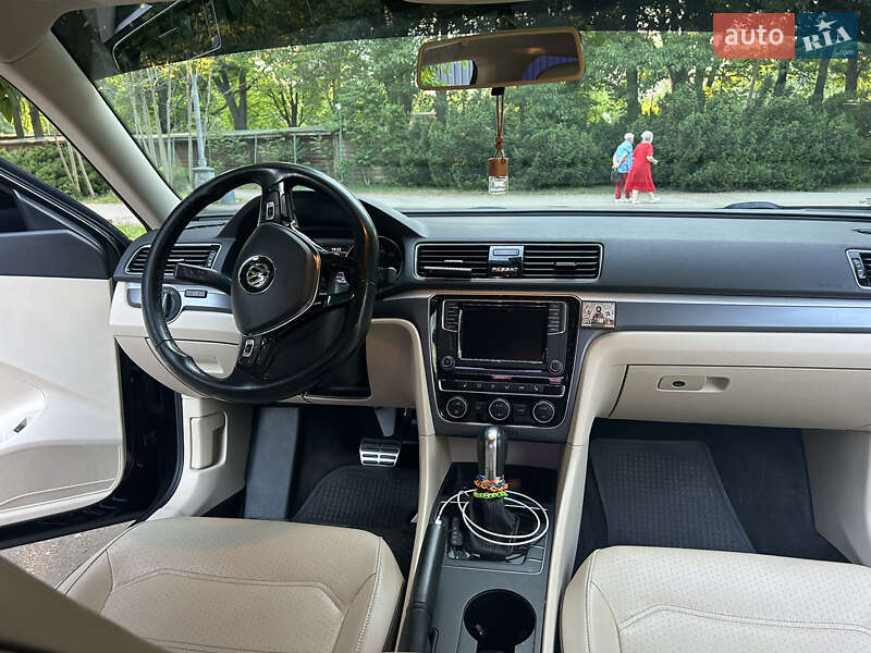 Седан Volkswagen Passat 2017 в Ірпені