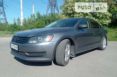 Седан Volkswagen Passat 2012 в Ладыжине