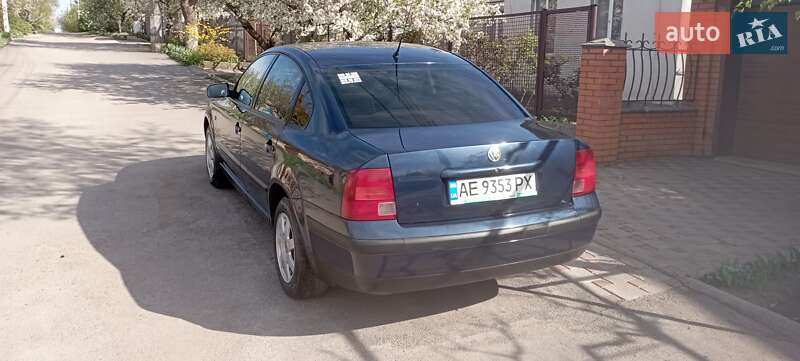 Седан Volkswagen Passat 1997 в Кривом Роге
