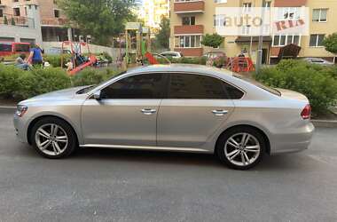 Седан Volkswagen Passat 2014 в Хмельницком