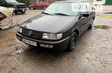 Седан Volkswagen Passat 1995 в Киеве