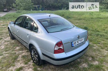 Седан Volkswagen Passat 2002 в Виннице