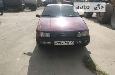 Седан Volkswagen Passat 1990 в Лубнах