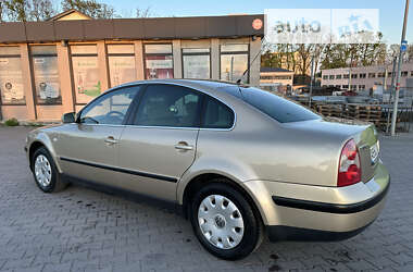 Седан Volkswagen Passat 2002 в Виннице