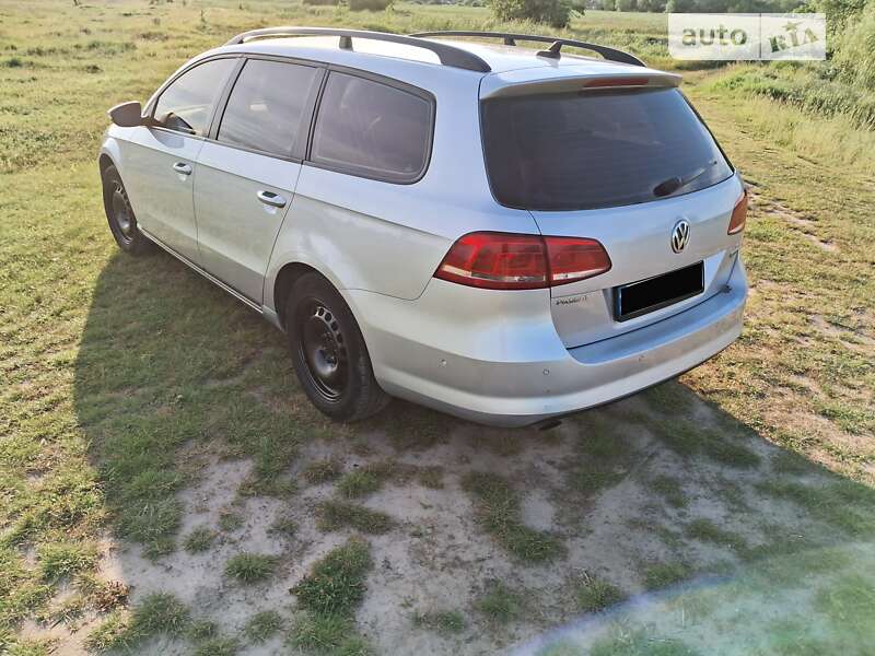 Універсал Volkswagen Passat 2011 в Києві фото 13 Універсал Volkswagen Passat 2011 в Києві