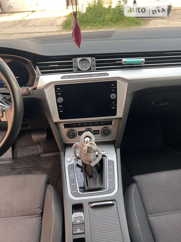 Универсал Volkswagen Passat 2019 в Глухове