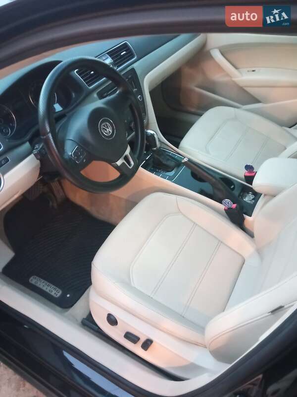 Седан Volkswagen Passat 2013 в Харькове