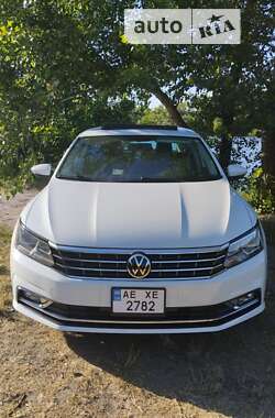 Седан Volkswagen Passat 2016 в Каменском
