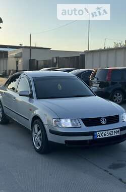 Седан Volkswagen Passat 1997 в Змиеве