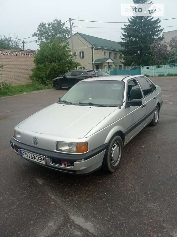 Седан Volkswagen Passat 1989 в Чернигове