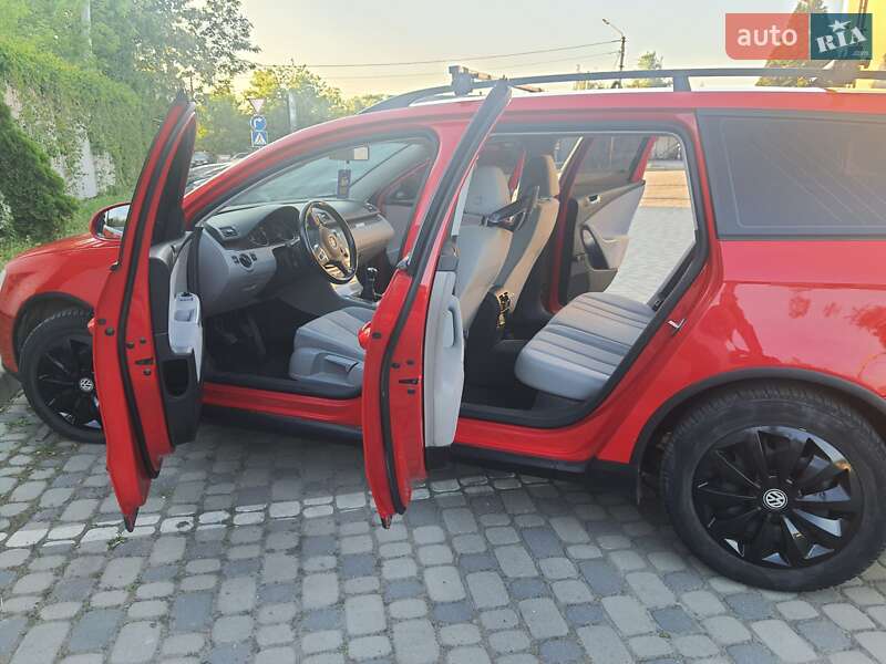 Универсал Volkswagen Passat 2010 в Ивано-Франковске