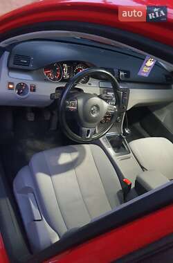 Универсал Volkswagen Passat 2010 в 
