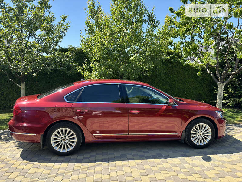 Седан Volkswagen Passat 2016 в Львові