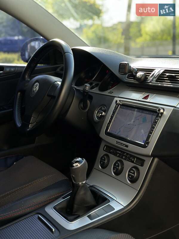 Седан Volkswagen Passat 2009 в Івано-Франківську