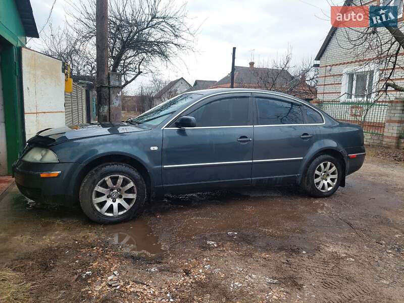 Седан Volkswagen Passat 2003 в Харкові