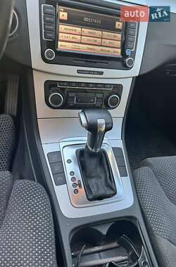 Универсал Volkswagen Passat 2010 в Львове