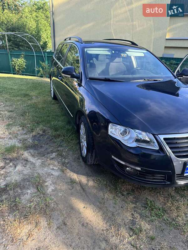 Універсал Volkswagen Passat 2010 в Львові