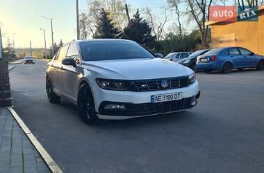 Седан Volkswagen Passat 2015 в Кривому Розі