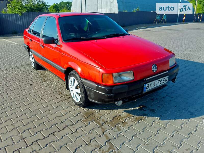 Седан Volkswagen Passat 1990 в Каменец-Подольском