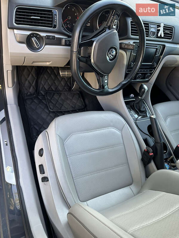 Седан Volkswagen Passat 2017 в Івано-Франківську